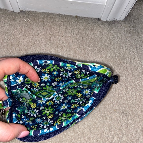 Very Bradley Green Wristlet - Picture 3 of 3